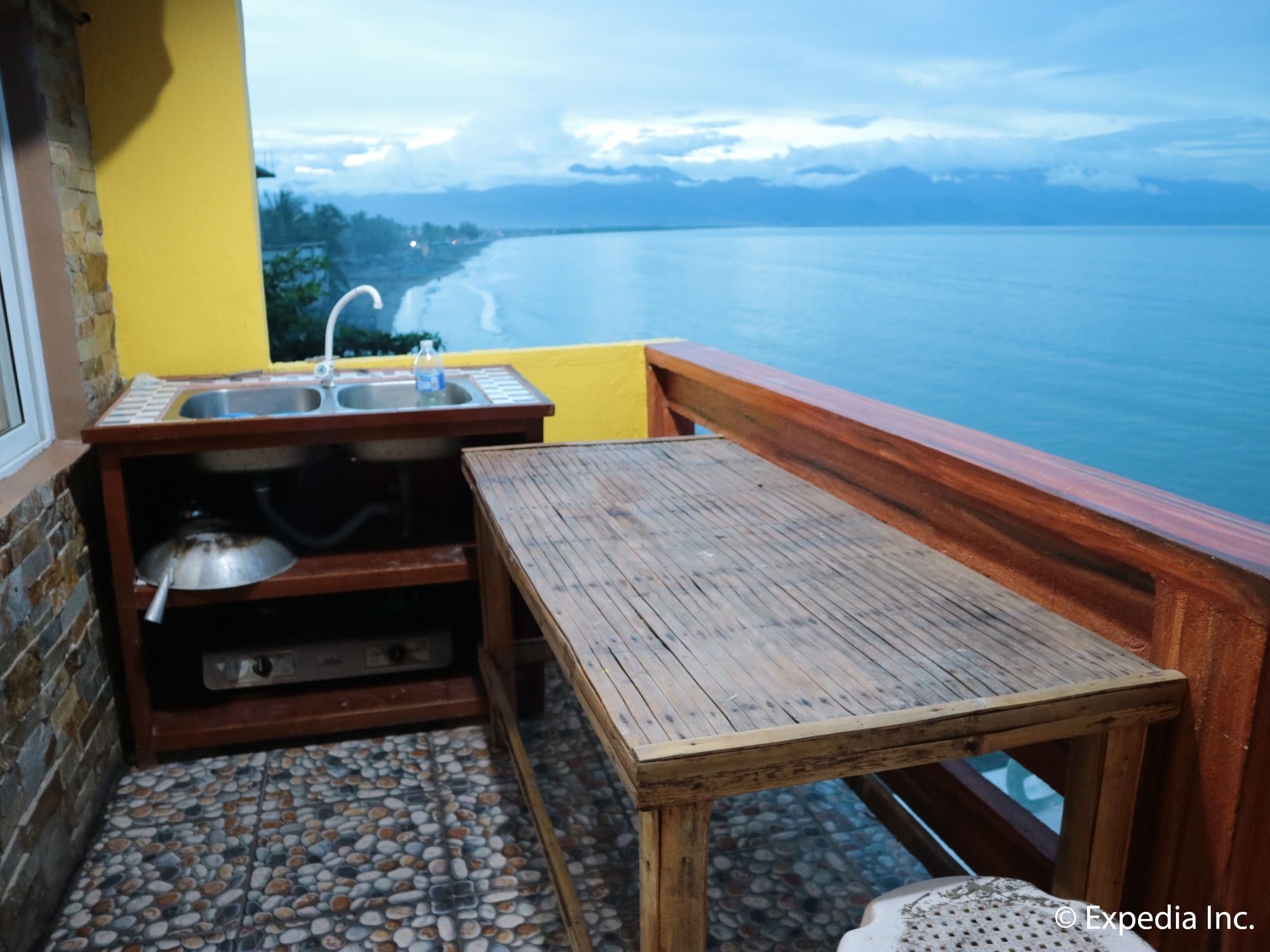 Beachfront Of Baler Resort Exterior foto